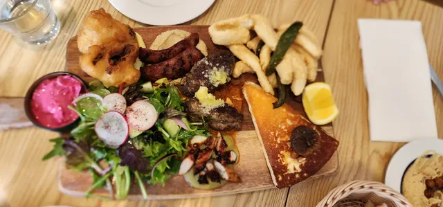 Bani's Restaurant & Bar