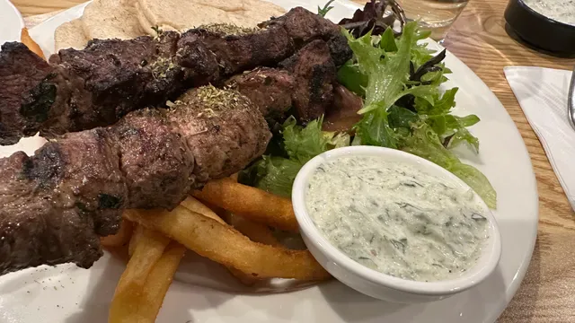 Bani's Restaurant & Bar