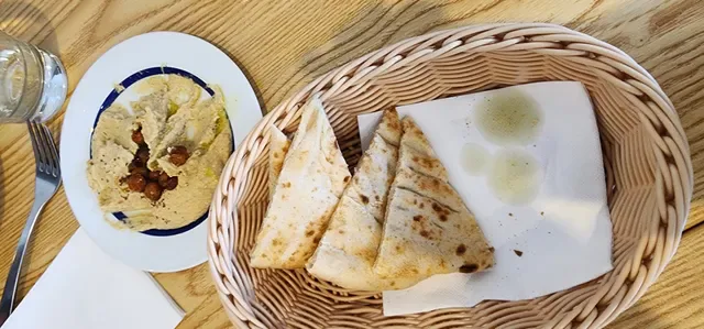 Bani's Restaurant & Bar