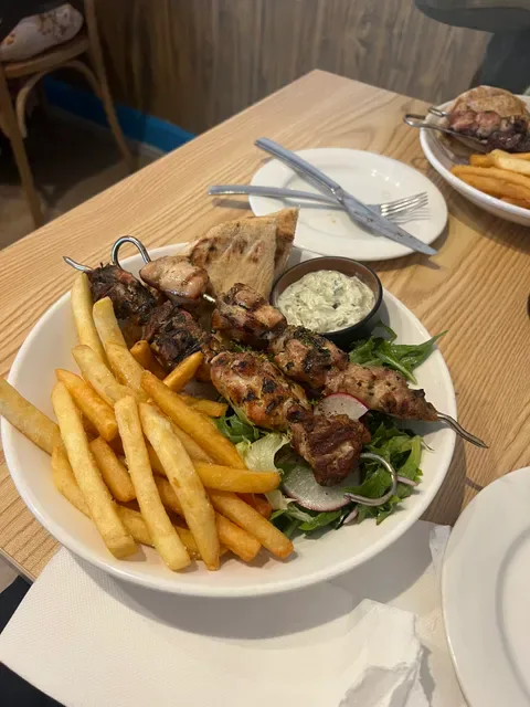 Bani's Restaurant & Bar