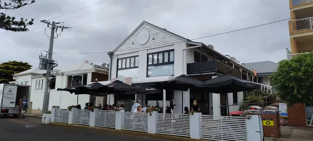 M & O Cafe