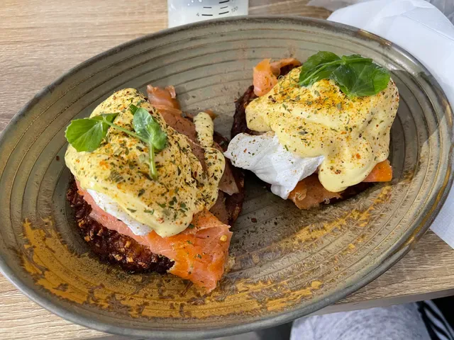 M & O Cafe