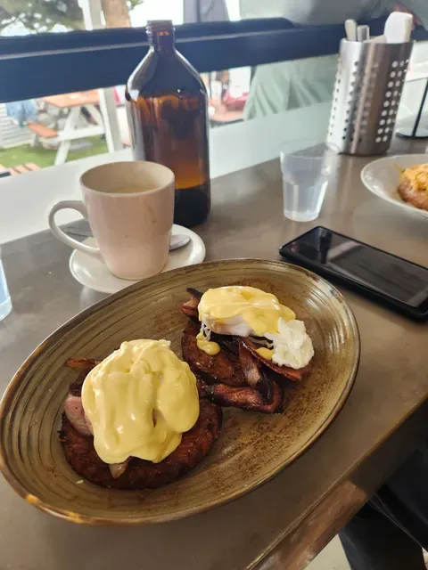 M & O Cafe
