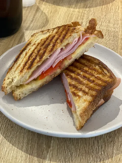 M & O Cafe