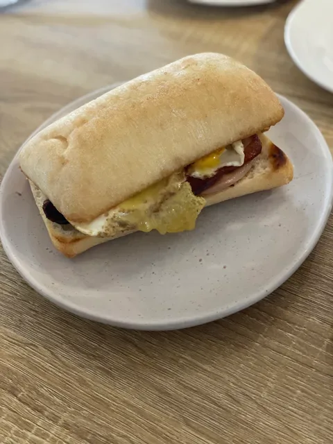 M & O Cafe