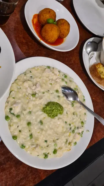 Pino's Trattoria