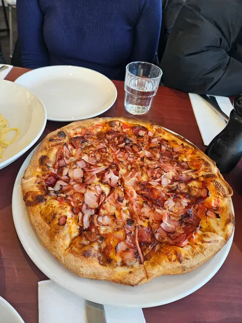 Pino's Trattoria