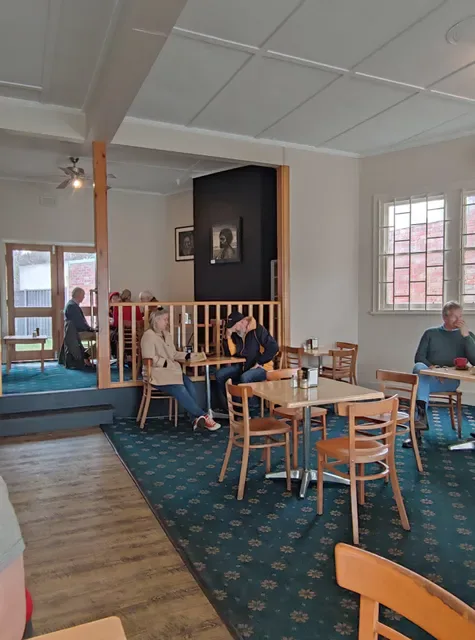 Smokeytown Cafe and Restaurant