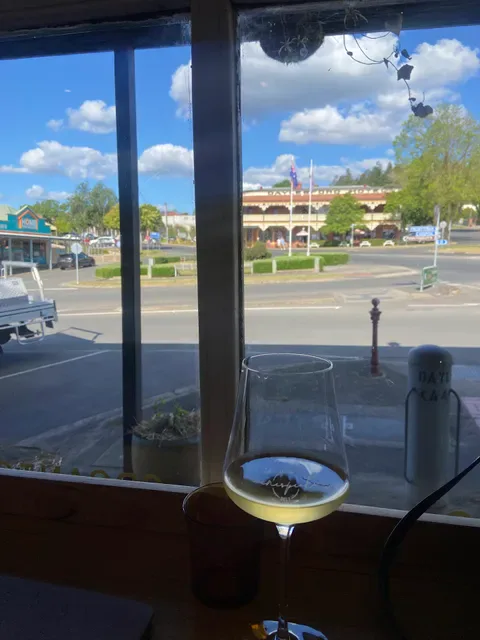 winespeake cellar + deli