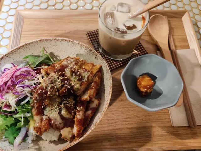 ILZA JAPANESE CAFE DOCKLANDS