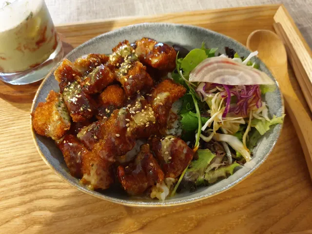 ILZA JAPANESE CAFE DOCKLANDS