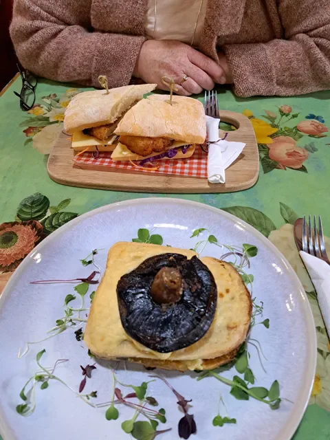 The French Pear Cafe