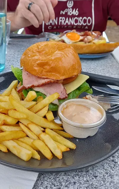 Cafe Zoo