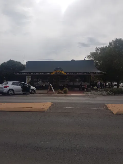 Izzy's Cafe