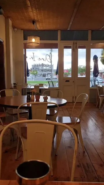 Johnny & Lyle's