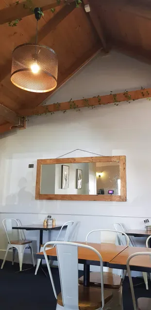 Johnny & Lyle's