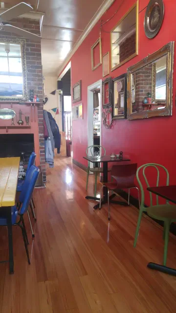 Cafe Go.
