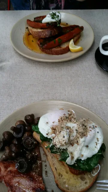 Cafe Go.