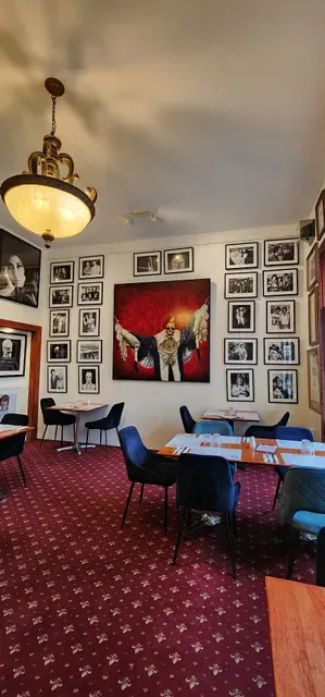 Elephant & Castle Hotel