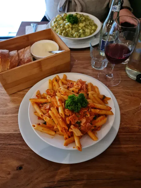 Lipari Cafe Bar Restaurant