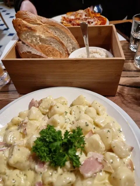 Lipari Cafe Bar Restaurant