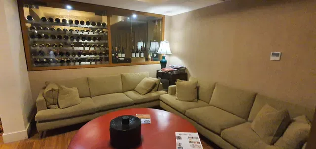 Man Bo Restaurant