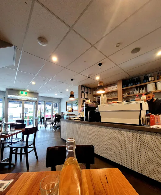 Winter's Cafe.