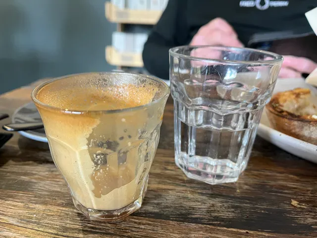 Livefast Cafe