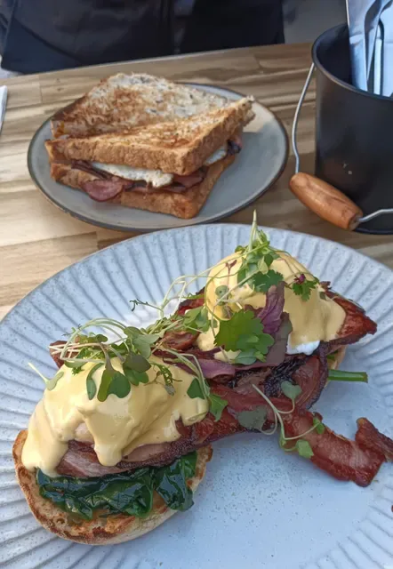 Woodys Cafe