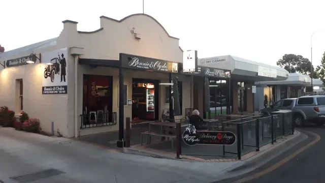 Bonnie and Clyde's Pizzeria