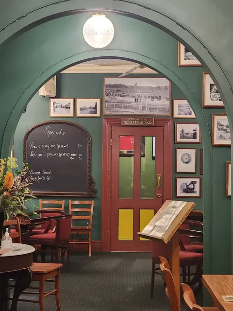 Hotel Nicholas