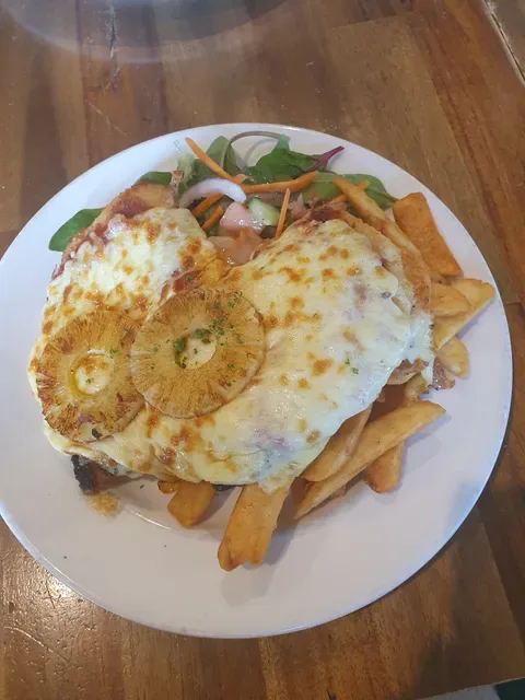MacNamara's Irish Pub