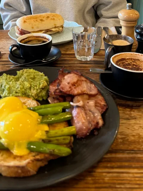 Little Swallow Cafe