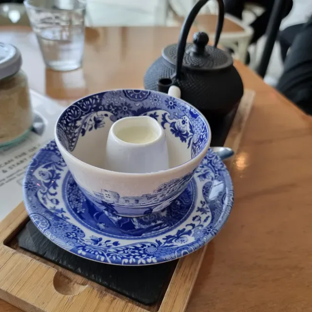 Albert & Co