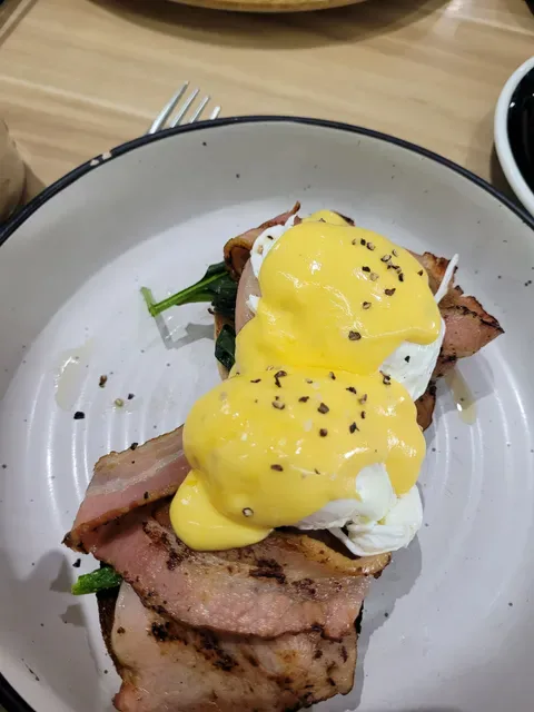 Salty Groms Cafe