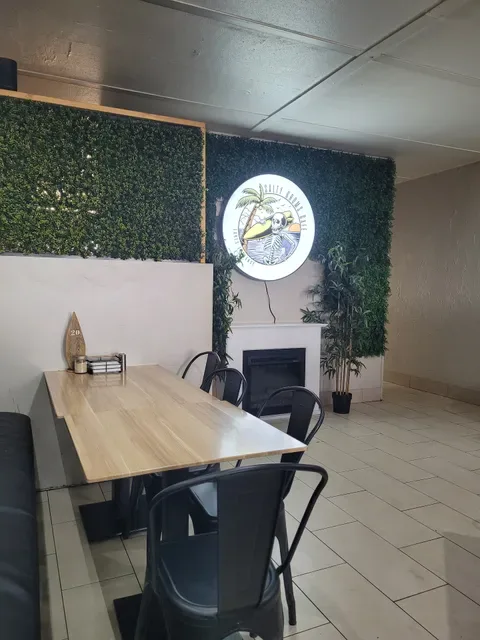 Salty Groms Cafe