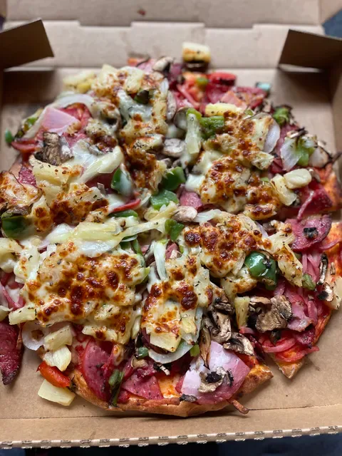 Town & Country Pizza and Pasta Lara