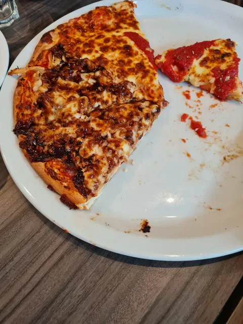 Town & Country Pizza and Pasta Leopold