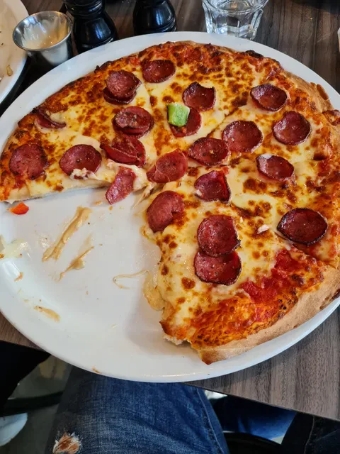 Town & Country Pizza and Pasta Leopold