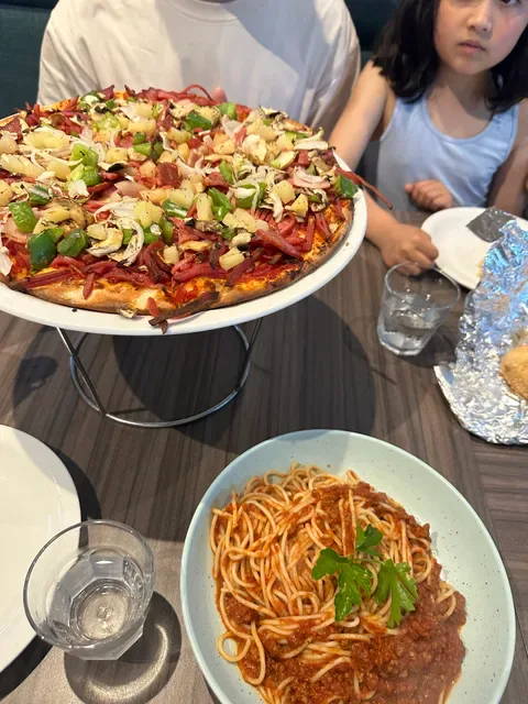 Town & Country Pizza and Pasta Leopold