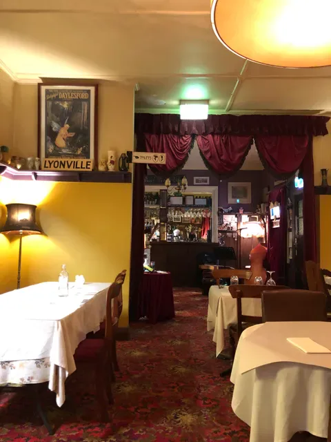 Radio Springs Hotel Bed & Breakfast