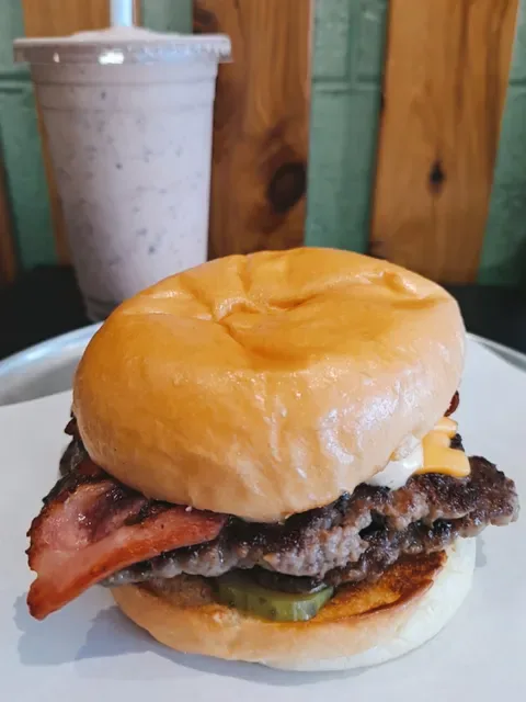 1090 Burger