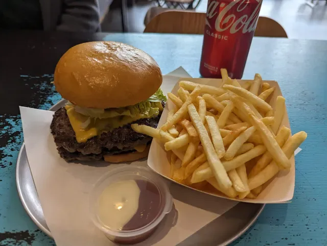 1090 Burger