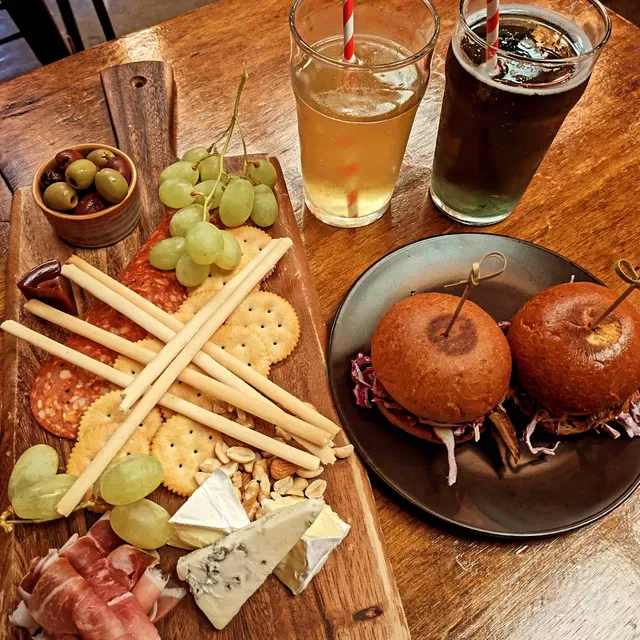 2 Brothers Brewery