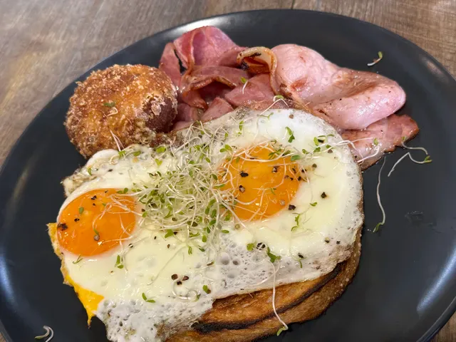3 Sons Cafe