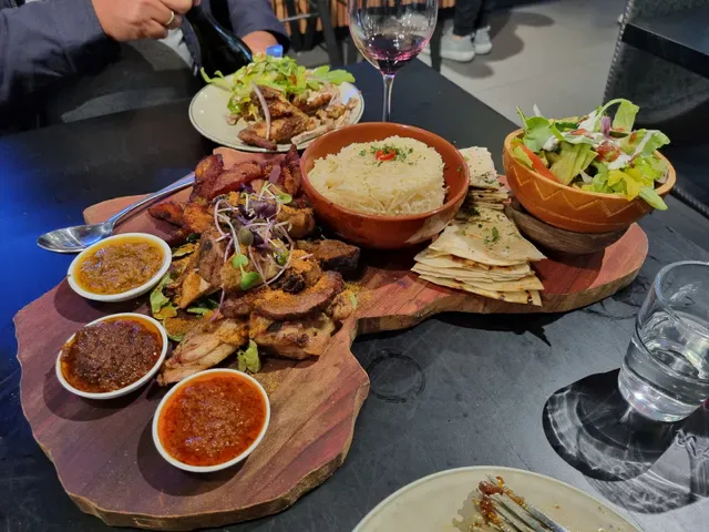 Akwaaba Restaurant & Bar