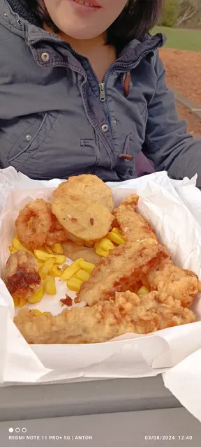 Angourie Cresent Fish and Chips