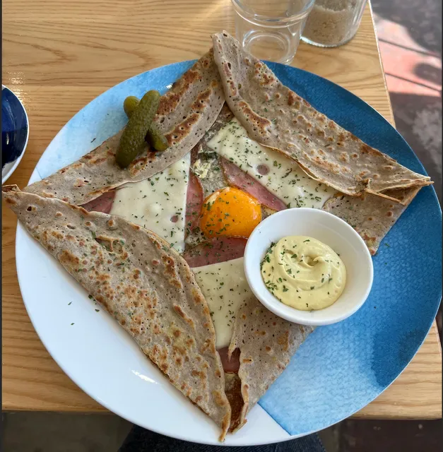 Awa French Crêperie & Café