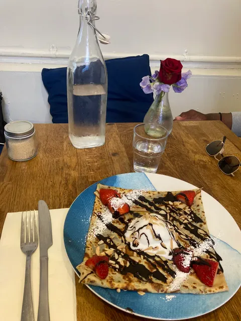 Awa French Crêperie & Café