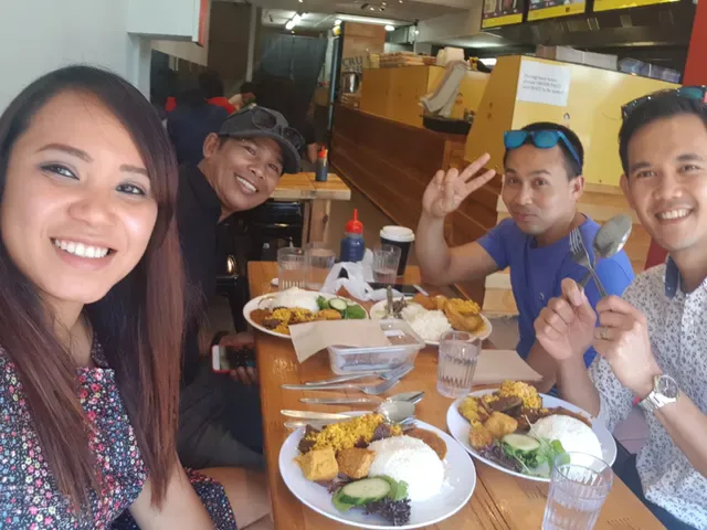 Ayam Penyet Ria